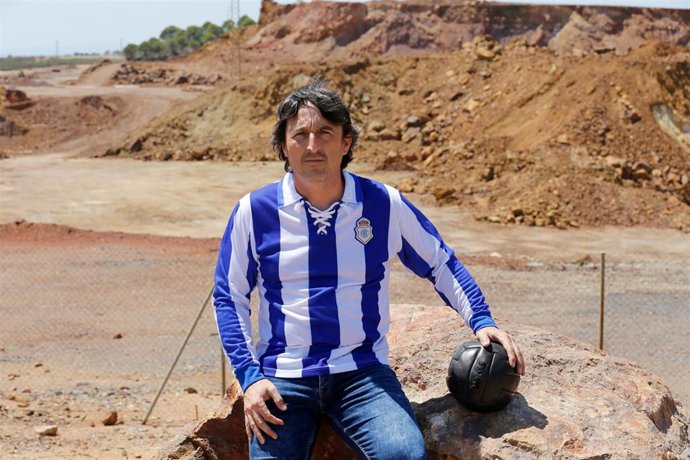 Nota De Prensa Con Foto Presentación Libro La Humilde Grandeza De La Albiazul, Enmarcado En Proleo