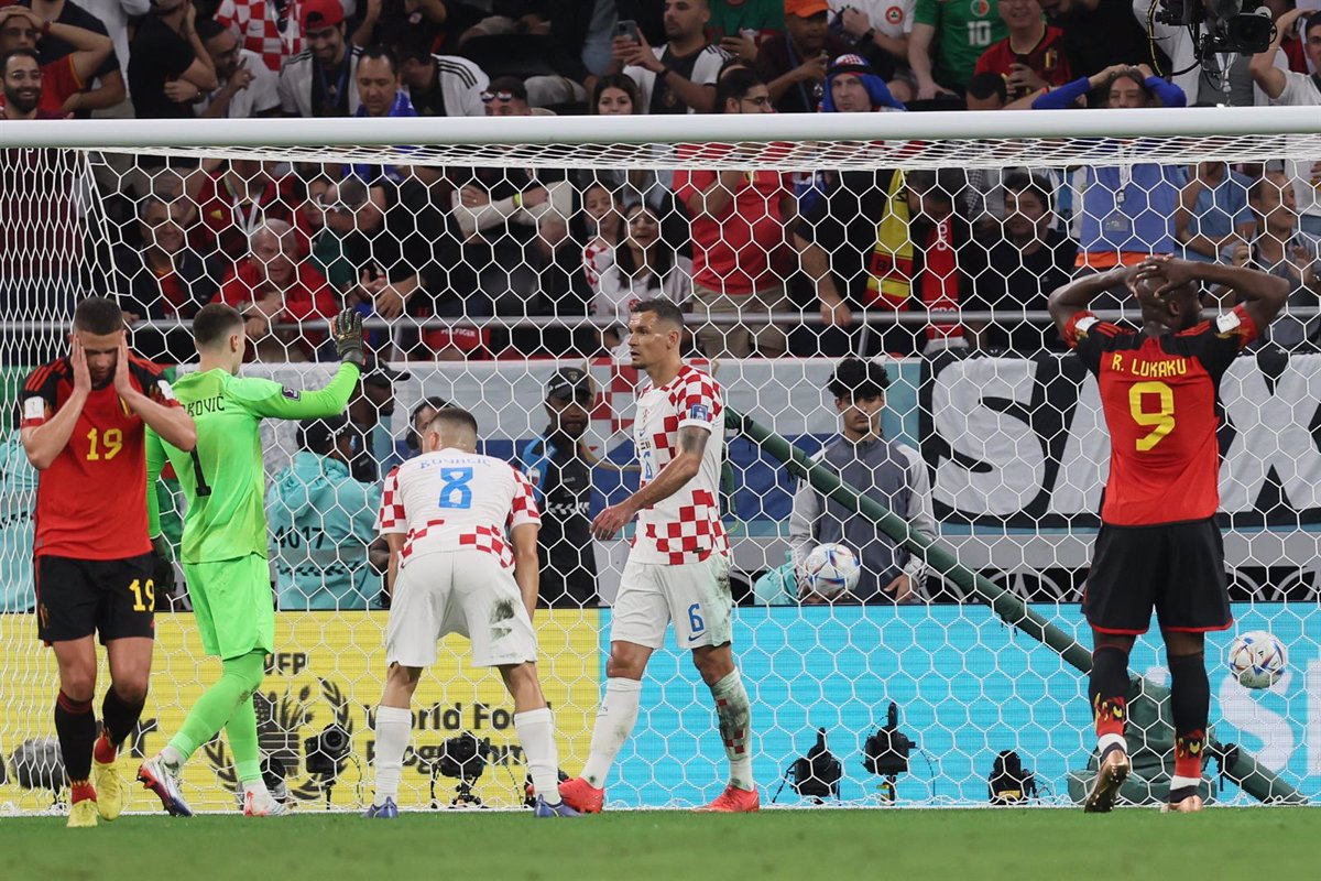 Croatia passes and widens the Belgian gap