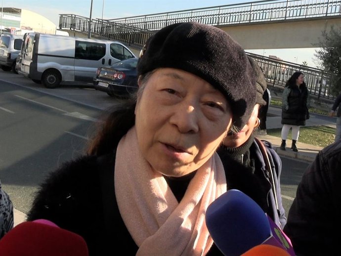 JUNCO EN EL TANATORIO DE SU DIFUNDO MARIDO, BERNARDO PANTOJA