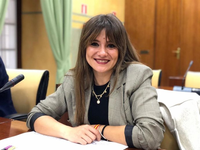 La parlamentaria andaluza del PP por Córdoba Montserrat Paz, en la Cámara autonómica.