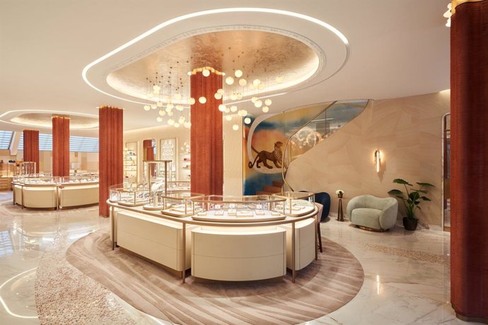 Cartier has opened a new boutique at the P.C. Hooftstraat in Amsterdam. Photo credits: Alexandre Tabaste.