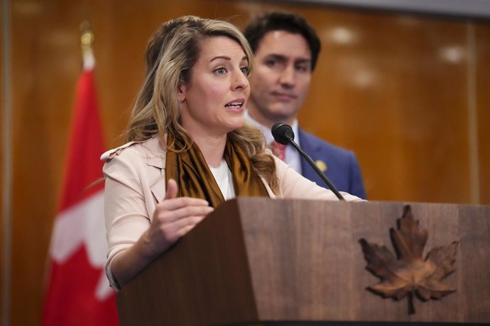 En primer término la ministra de Asuntos Exteriores de Canada, Melanie Joly.
