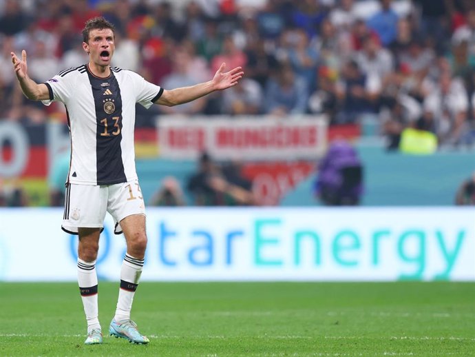 01 December 2022, Qatar, Al Khor: Germany's Thomas Mueller reacts after receiving a goal during the FIFA World Cup Qatar 2022 Group E soccer match between Costa Rica and Germany at Al Bayt Stadium. Photo: Tom Weller/dpa
