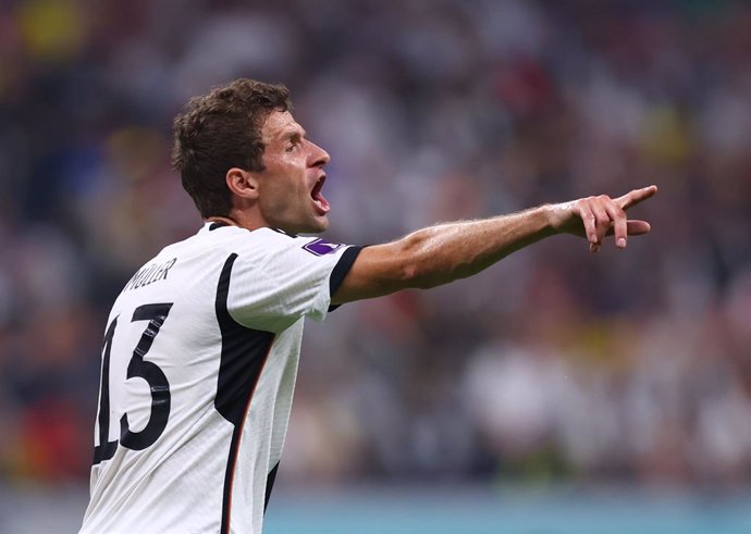 01 December 2022, Qatar, Al Khor: Germany's Thomas Mueller gestures during the FIFA World Cup Qatar 2022 Group E soccer match between Costa Rica and Germany at Al Bayt Stadium. Photo: Tom Weller/dpa