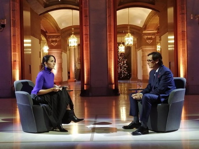 La periodista Laura Rosel entrevista al líder del PSC i de l'oposició, Salvador Illa.