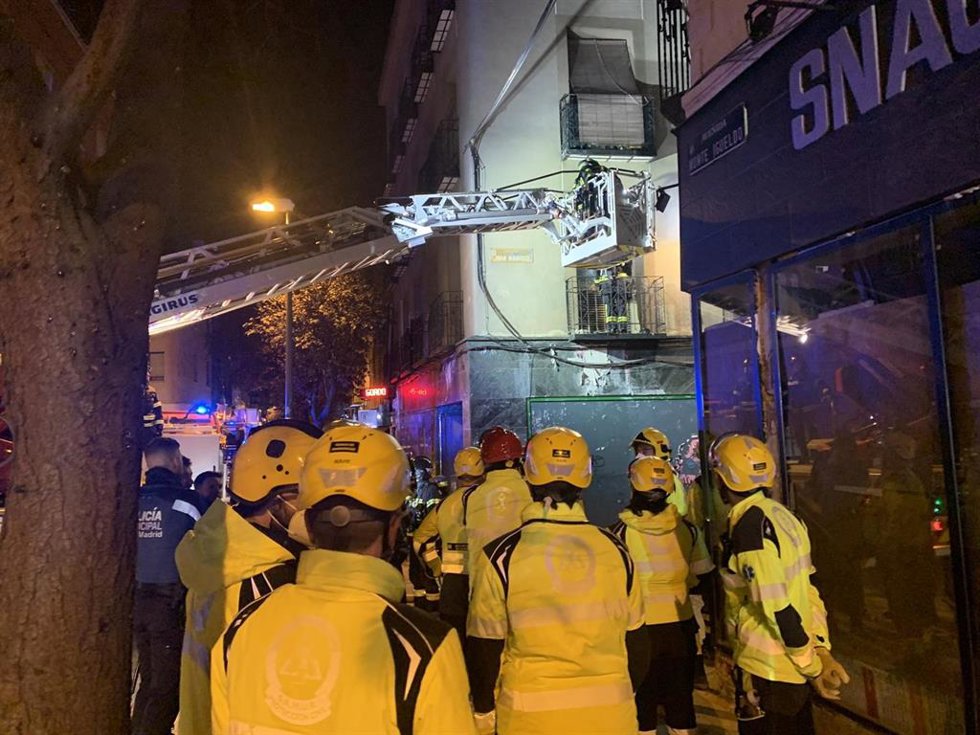 Sucesos.- Extinguido un incendio en una vivienda de Puente de Vallecas sin víctimas