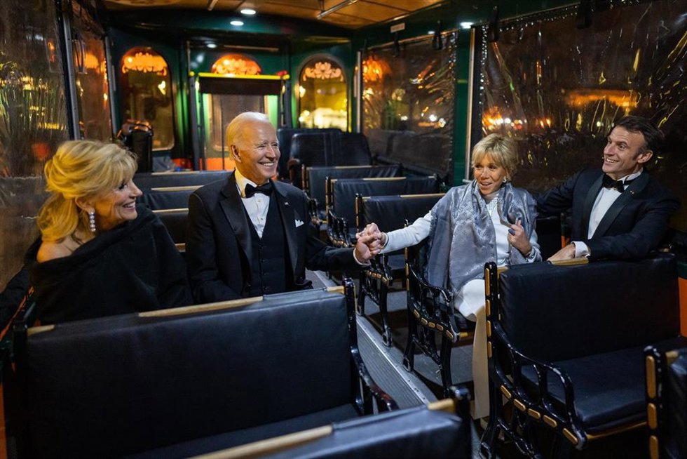 El presidente y la primera dama de Estados Unidos, Joe y Jill Biden, con el presidente y la primera dama de Francia, Emmanuel y Brigitte Macron