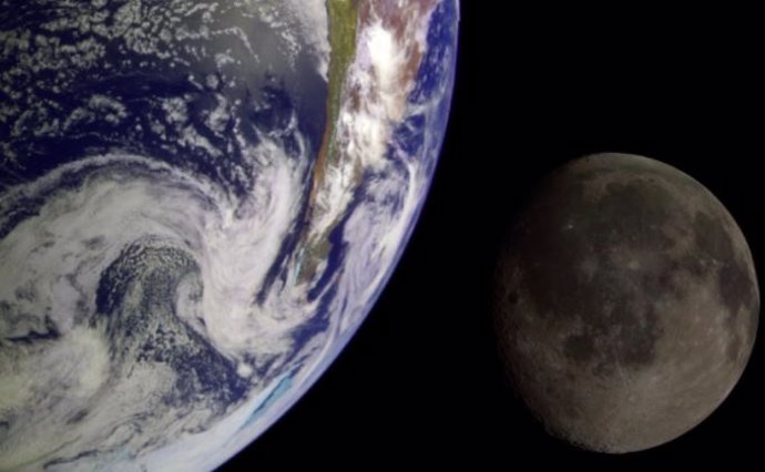 Archivo - La Tierra y la Luna, que se muestran aquí en una combinación de dos imágenes de la misión Galileo de la década de 1990, tienen una larga historia compartida. Hace miles de millones de años, habían conectado campos magnéticos.