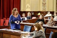 Armengol: "Avanzamos con escudos, alargando la actividad y siendo la primera economía de España"