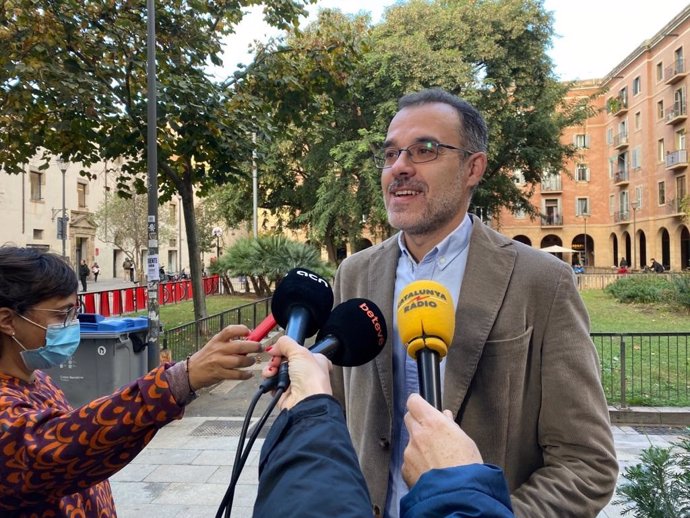 El concejal de Ciutat Vella, Jordi Rabassa, en declaraciones a los periodistas este viernes.