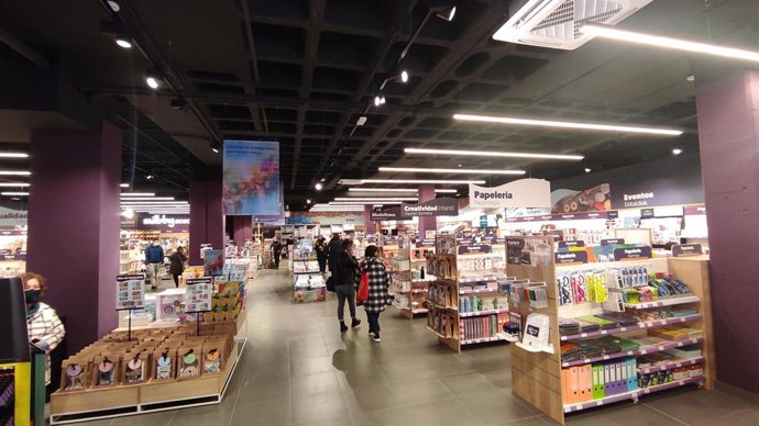 Interior tienda Milbby.