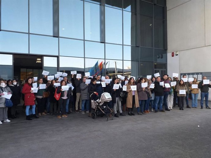 Concentración de personal de Justicia,  frente al Palacio de Justicia de Gijón, por la nueva Ley de Eficiencia Organizativa que se está tramitando