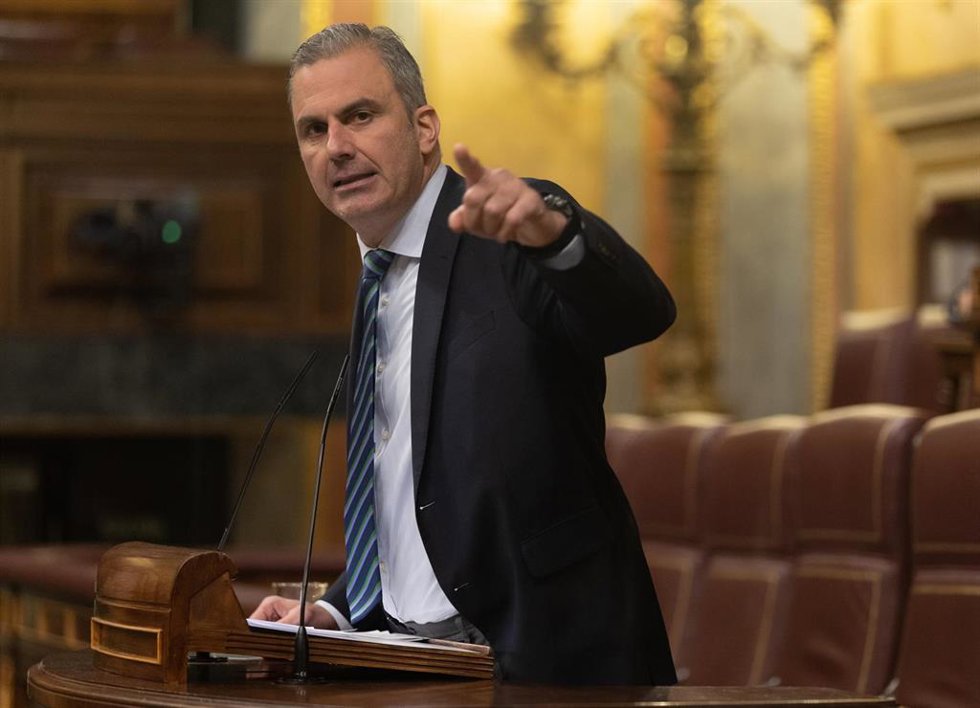 El vicepresidente y secretario general de Vox, Javier Ortega Smith, interviene durante una sesión plenaria en el Congreso de los Diputados 