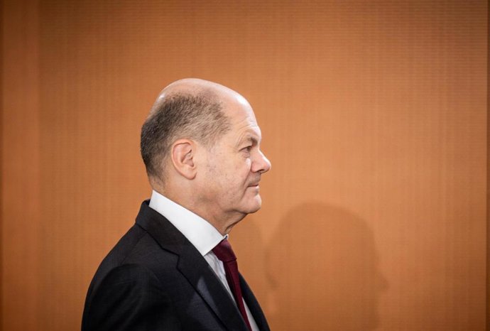 30 November 2022, Berlin: German Chancellor Olaf Scholz arrives to attend the weekly Cabinet meeting in the Chancellery. Photo: Michael Kappeler/dpa