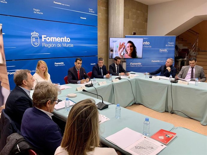 El consejero de Fomento e Infraestructuras, José Ramón Díez de Revenga, durante la reunión del Consejo de Vivienda de la Región de Murcia