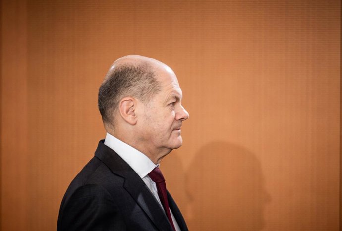 30 November 2022, Berlin: German Chancellor Olaf Scholz arrives to attend the weekly Cabinet meeting in the Chancellery. Photo: Michael Kappeler/dpa