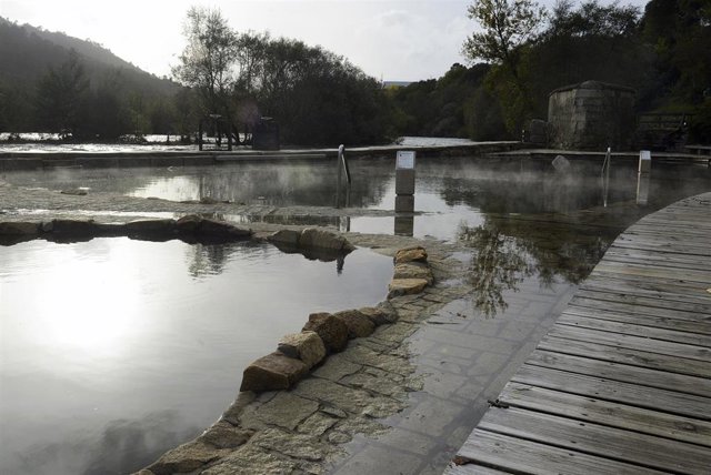 Vista de las termas de A Chavasqueira y el Muiño da Veiga cerradas por inundación, a 23 de noviembre de 2022, en Ourense, Galicia (España). Las termas de A Chavasqueira y el Muiño da Veiga han tenido que ser cerradas como consecuencia de la subida del río