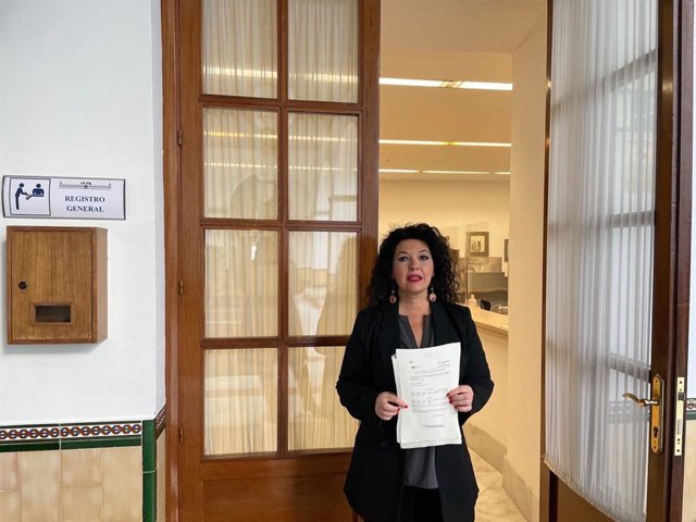 La parlamentaria andaluza Maribel Mora registra las enmiendas del Grupo Mixto-Adelante Andalucía al Presupuesto 2023 de la Junta.