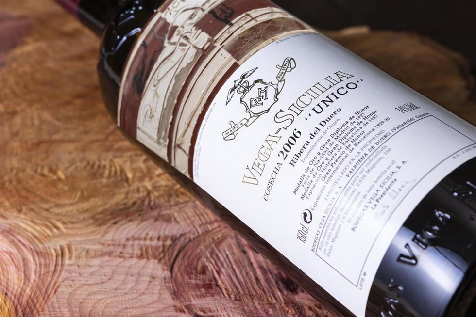 Archivo - Botella de magnum de Vega Sicilia Unico