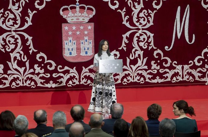 La delegada del Gobierno, Mercedes González, interviene en el acto homenaje a la Constitución Española en su 44 aniversario en la Real Casa de Correos, a 2 de diciembre de 2022, en Madrid (España).