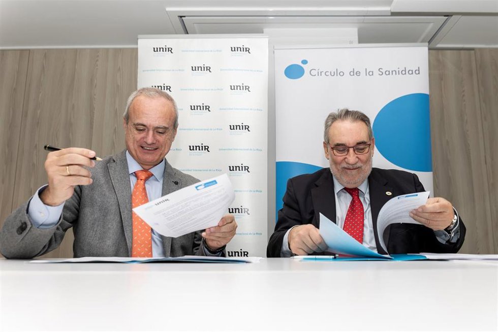 El presidente del Círculo de la Sanidad, Ángel Puente, y el decano de la facultad de Ciencias de la Salud de la Universidad Internacional de La Rioja (UNIR), Octavio Corral, han suscrito un acuerdo para colaborar en materia de formación, investigación