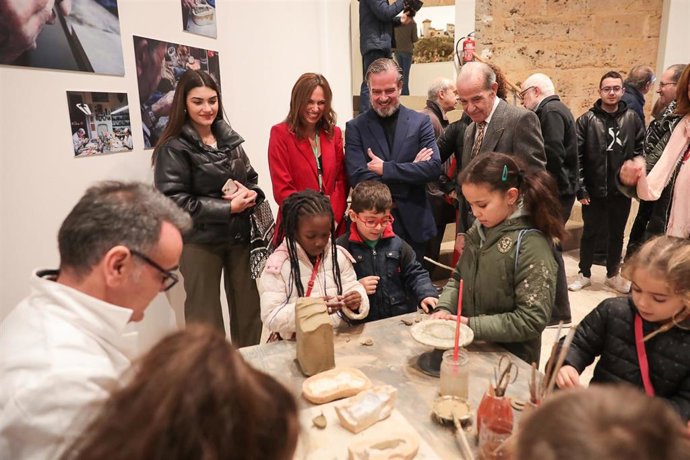 Inauguración de la exposición 'Barros granadinos'