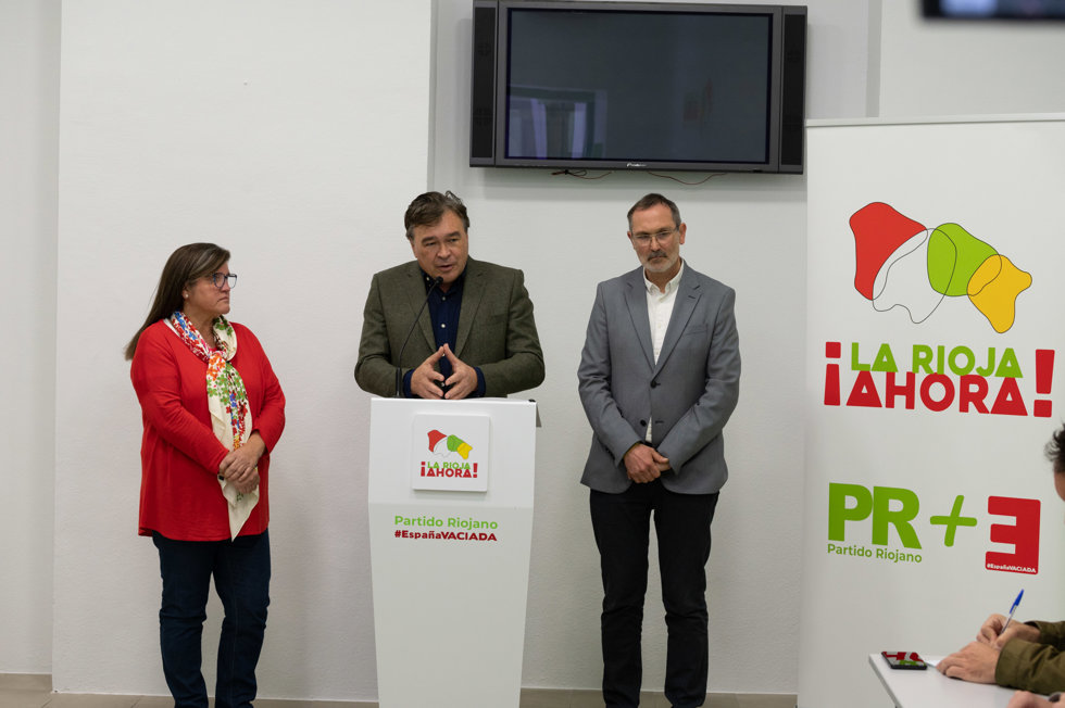 El diputado de Teruel Existe, Tomás Guitarte, interviene durante la presentación del proyecto 'La Rioja Ahora!'