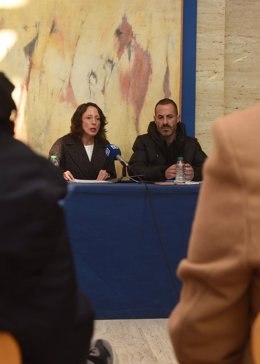 La consejería de Derechos Sociales y Bienestar, Melania Álvarez, y el alcalde de Siero, Ángel García.