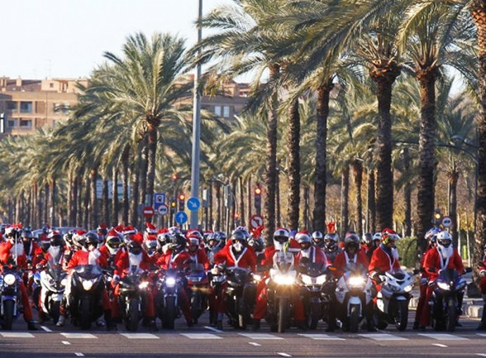 La caravana motera Papanoelada llega a Alicante para repartir juguetes nuevos a las familias más necesitadas