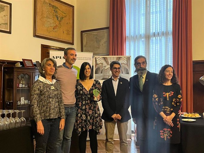 La Asociación de Periodistas de Información Ambiental (APIA) entrega el premio Via APIA.