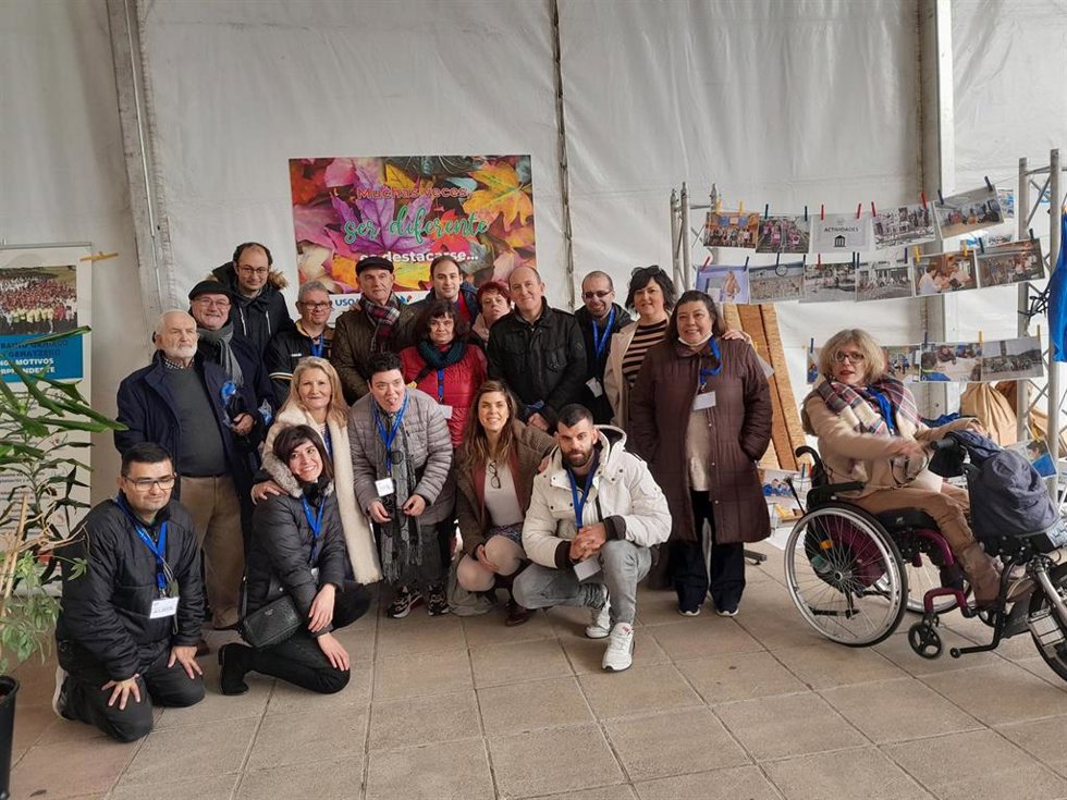 Carlos Fernández, Eduardo Castañeda, y Argiñe Martínez, entre otros, participan en las actividades del Taller Usoa.