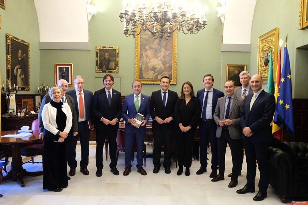 Expertos europeos debaten la contribución de la universidad al desarrollo regional en la transición ecológica y digital en un seminario internacional.