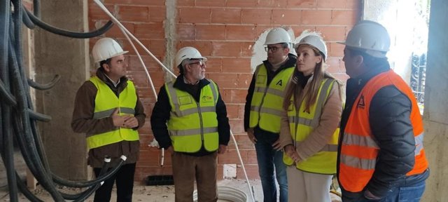 Visita a las obras en la casa forestal de Siles