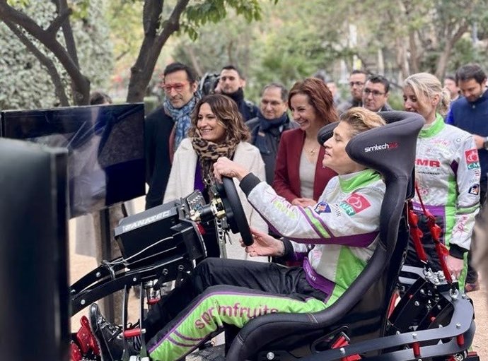 La consellera de Presidncia, Laura Vilagr, en l'acte de suport