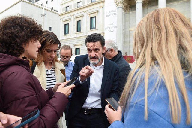 El vicesecretario general de Ciudadanos y portavoz adjunto en el Congreso, Edmundo Bal, ofrece declaraciones a los medios de comunicación en el Congreso de los Diputados, a 2 de diciembre de 2022, en Madrid (España). 