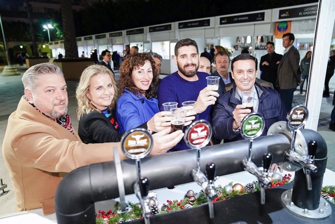 Inaugurada la Feria de 'Sabores Almería' por la Navidad en la Plaza Vieja hasta el 8 de diciembre