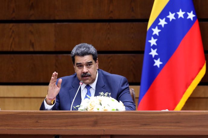 Archivo - HANDOUT - 11 June 2022, Iran, Tehran: Venezuelan President Nicolas Maduro speaks during a press conference with his Iranian counterpart Ebrahim Raisi (Not Pictured) after their meeting at the Saadabad Palace. Photo: -/Iranian Presidency/dpa - 