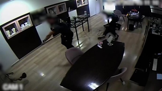 A prisión dos hombres por atracar joyería en Novelda y robar joyas y relojes valorados en 100.000 euros