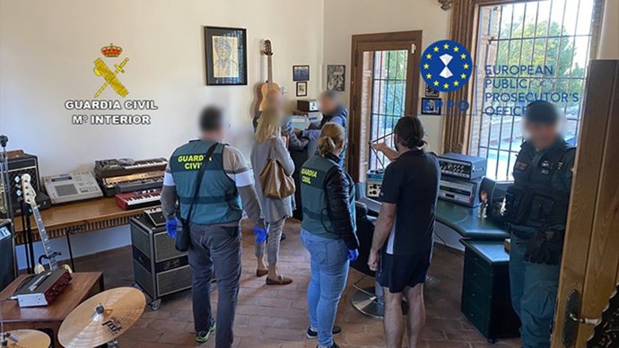 La Guardia Civil registra una empresa de Barcelona, dos domicilios y un despacho de abogados de Málaga, en una opearción contra el fraude de IVA en Europa