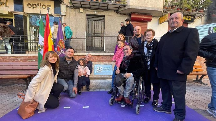 El Ayuntamiento pone a una plaza el nombre de Alfonso Huertas por su trabajo "incansable" en accesibilidad.