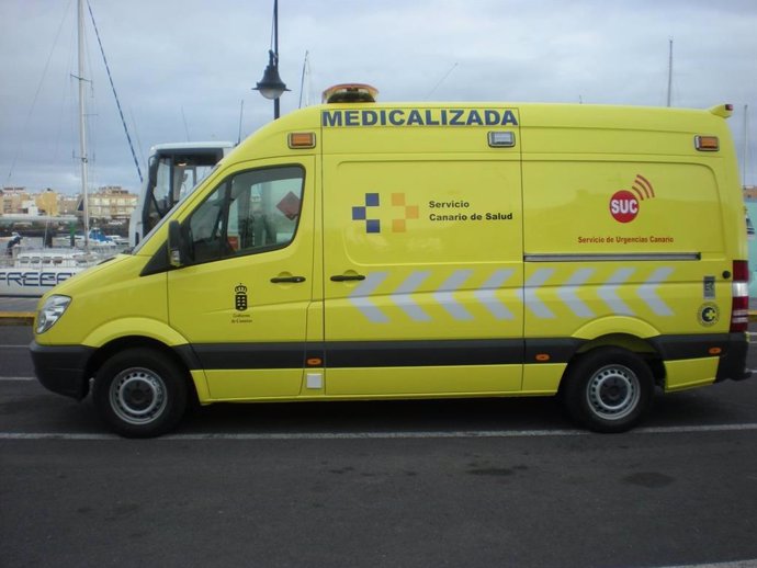 Archivo - Ambulancia de soporte vital avanzado del Servicio de Urgencias Canario (SUC)