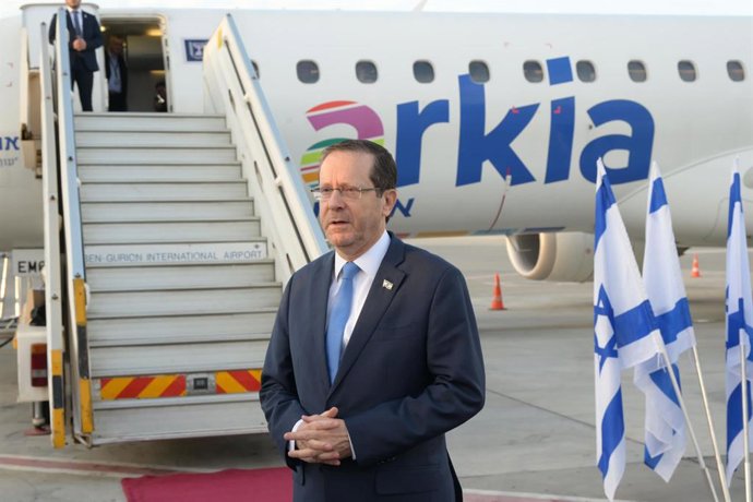 HANDOUT - 04 December 2022, Israel, Tel Aviv: Israeli President Isaac Herzog speaks to media ahead of his state visit to Bahrain. Photo: -/GPO/dpa - ATTENTION: editorial use only and only if the credit mentioned above is referenced in full