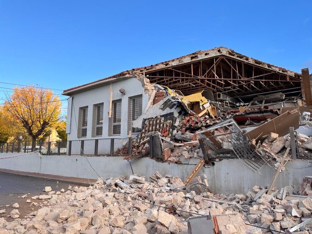 Se derrumba el edificio del Espai Labora de Ibi