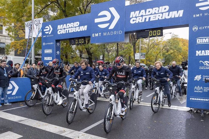 El alcalde de Madrid, Jose Luis Martínez-Almeida, participa en Madrid Critérium