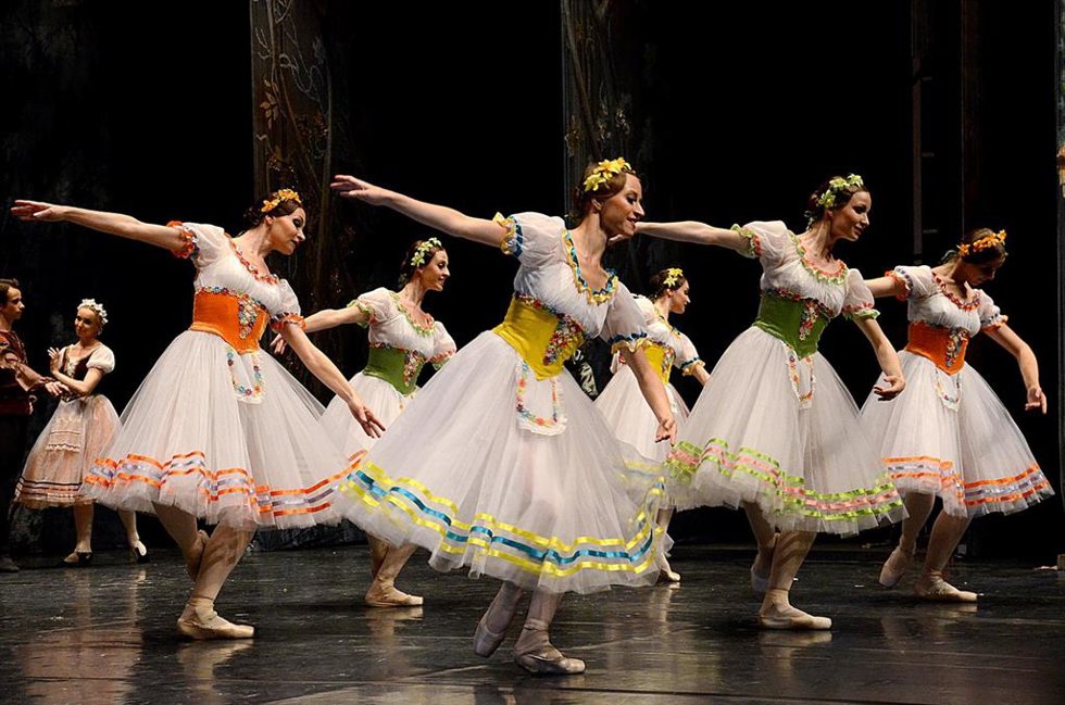 Archivo - International Ballet Company