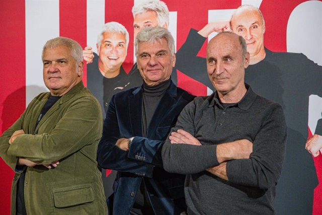 Los tres integrantes de la compañía Tricicle, Joan Gràcia, Carles Sans y Paco Mir, este domingo.