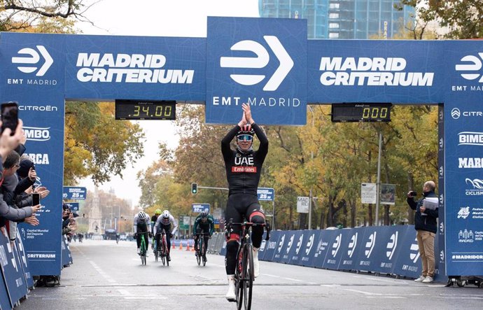 El corredor esloveno Tadj Pogacar gana el I Madrid Criterium.