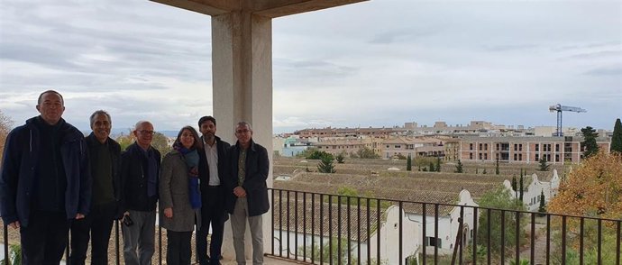 Ayuntamiento de Palma y Ministerio estudian el futuro de Son Busquets y sus potencialidades para levantar un barrio.