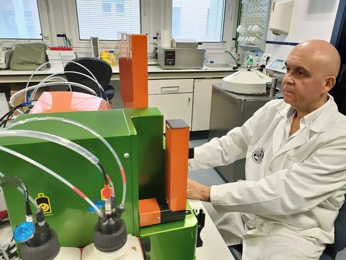 El catedrático de Inmunología José Juan Gaforio.