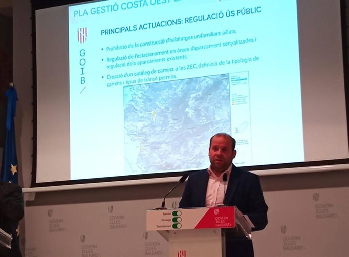 El conseller Miquel Mir, en la rueda de prensa.